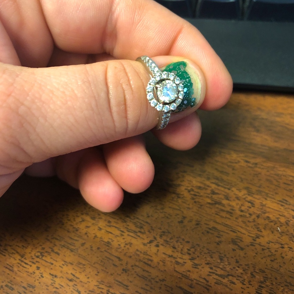 14 k white gold diamond engagement ring